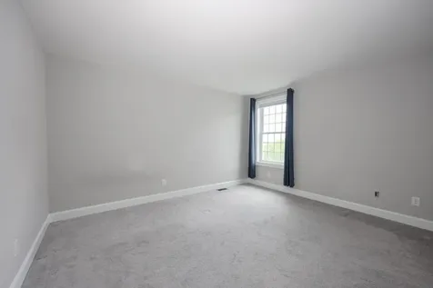 142 Brookview Drive Hooksett NH 03106