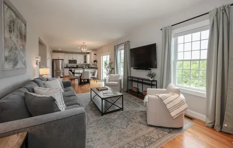 142 Brookview Drive Hooksett NH 03106