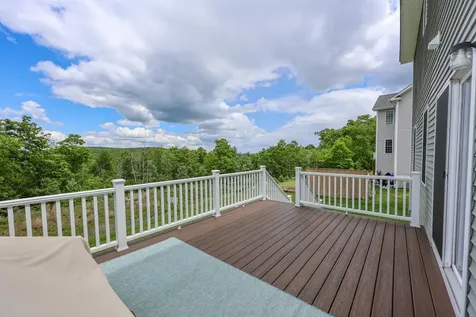 142 Brookview Drive Hooksett NH 03106