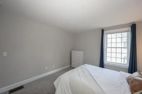 142 Brookview Drive Hooksett NH 03106