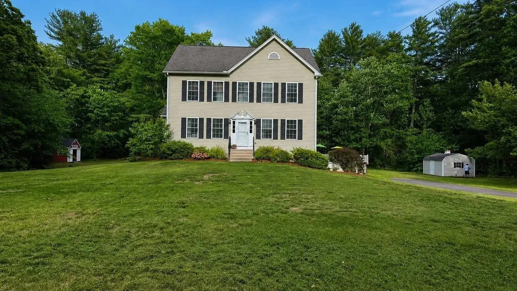 54 Chase Road Londonderry NH 03053