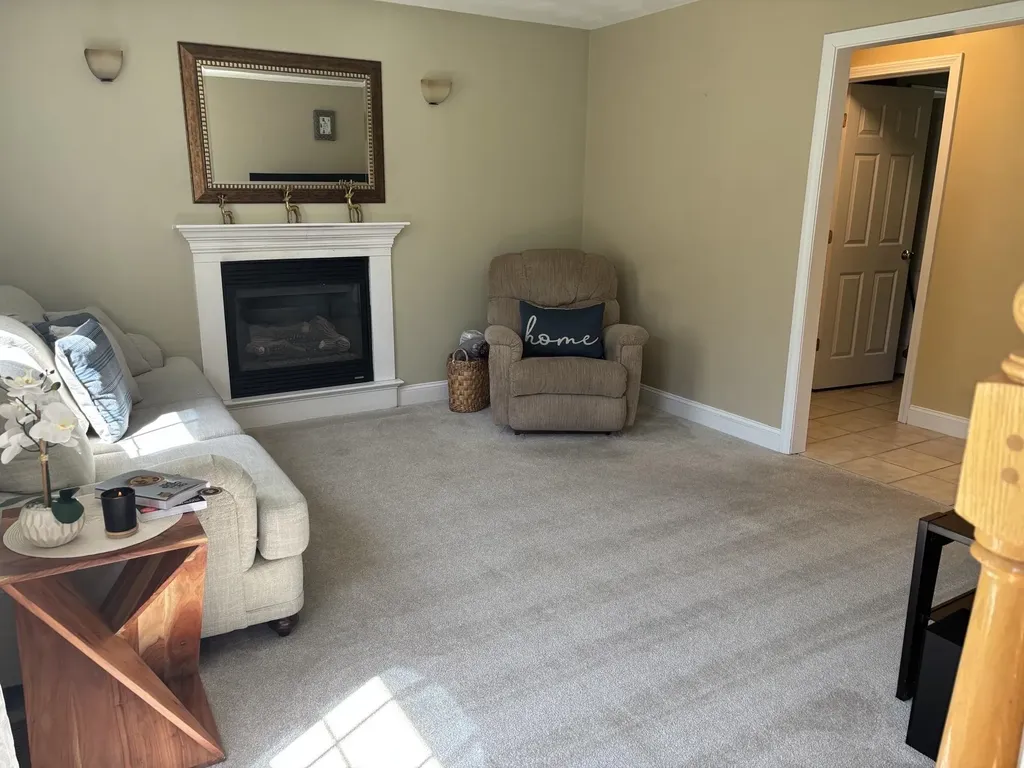 54 Chase Road Londonderry NH 03053