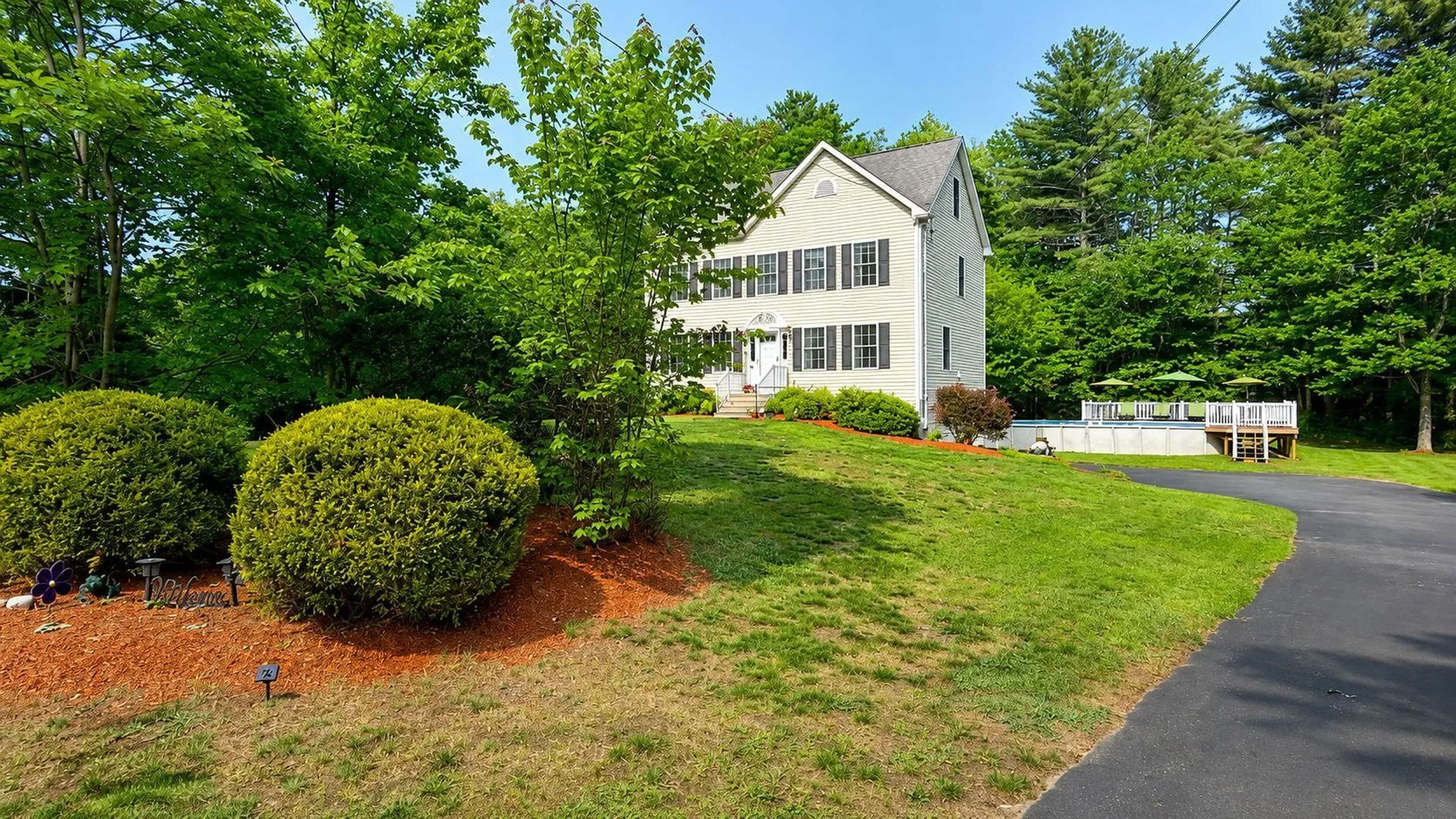54 Chase Road Londonderry NH 03053