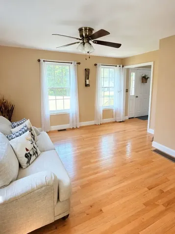 54 Chase Road Londonderry NH 03053