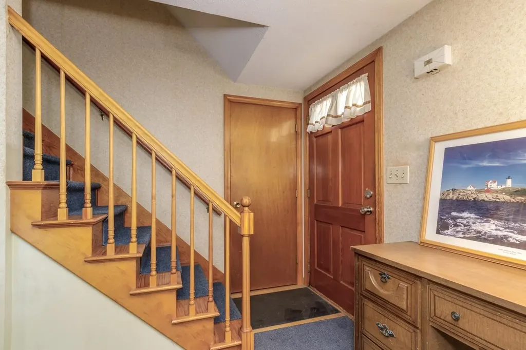 3 Madison Avenue Pelham NH 03076