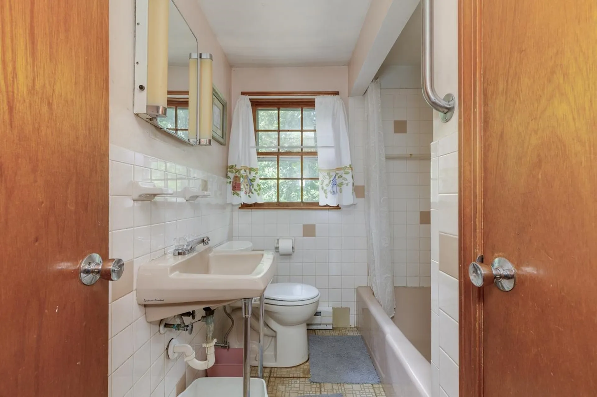 3 Madison Avenue Pelham NH 03076