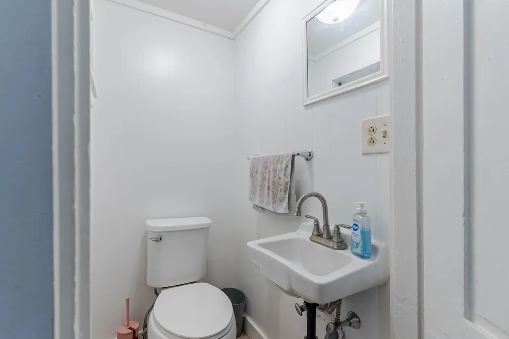 484 Silver Street Rollinsford NH 03869