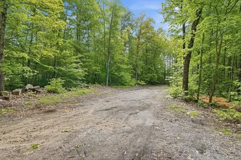7077 Shaker Road Loudon NH 03307