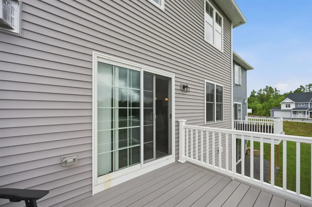 4 Autumn Lane Raymond NH 03077