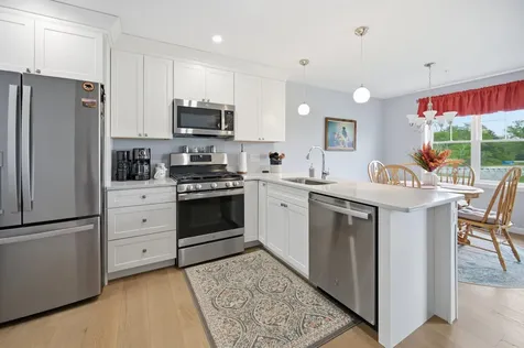 4 Autumn Lane Raymond NH 03077