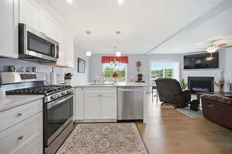 4 Autumn Lane Raymond NH 03077