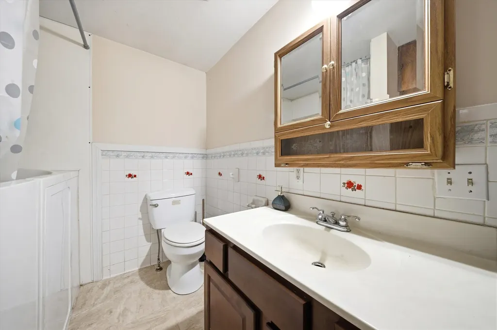 26 Center Street Walpole NH 03609-1710