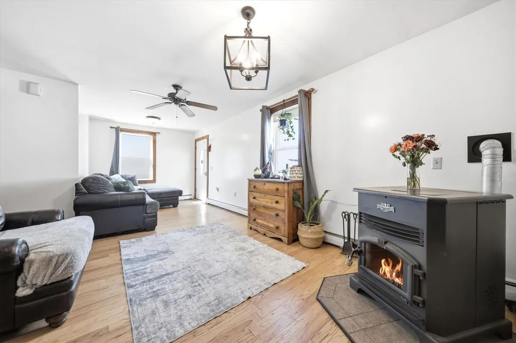 26 Center Street Walpole NH 03609-1710