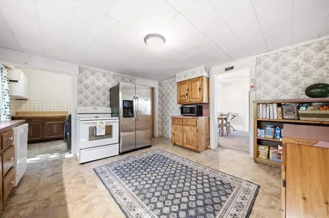 26 Center Street Walpole NH 03609-1710