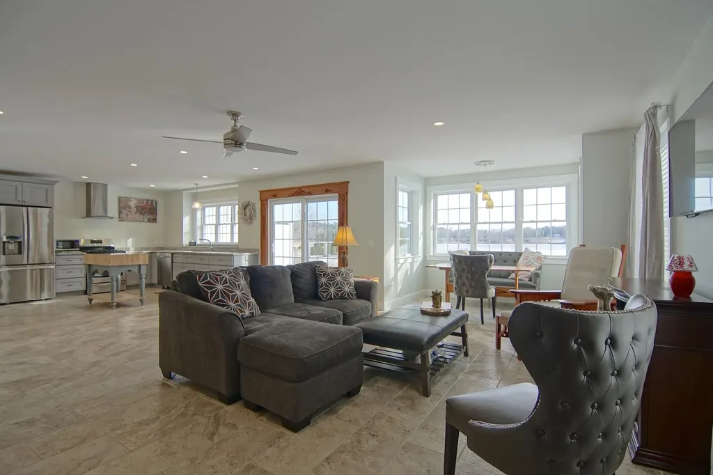 4 Spring Lane Eliot ME 03903