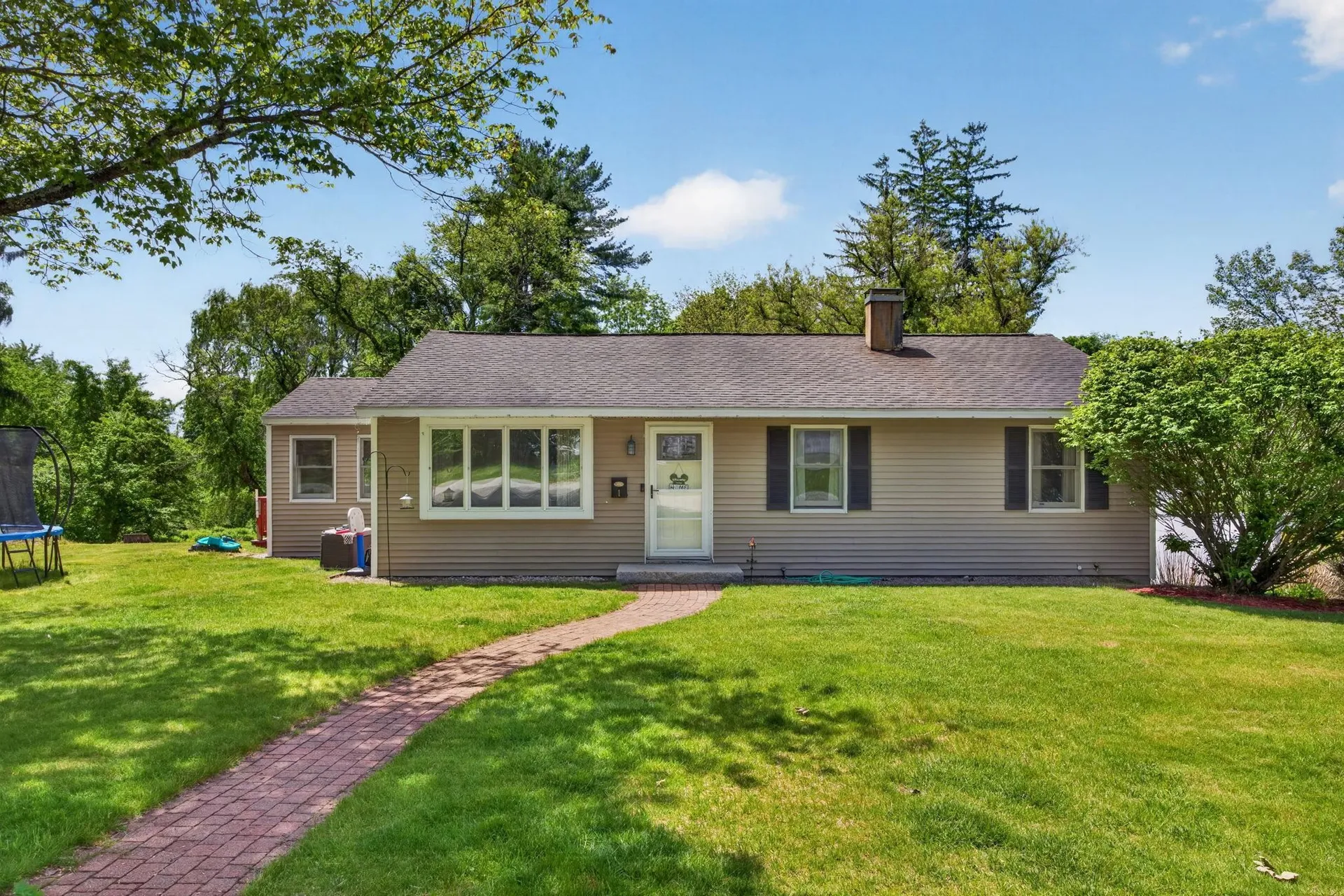 1 Newell Drive Derry NH 03038
