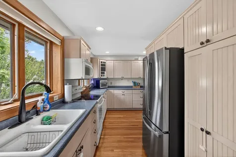 1 Newell Drive Derry NH 03038