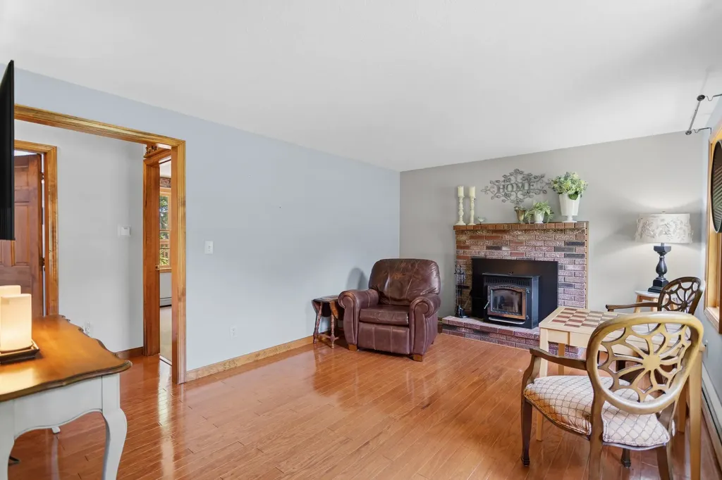 18 Paul Avenue Derry NH 03038