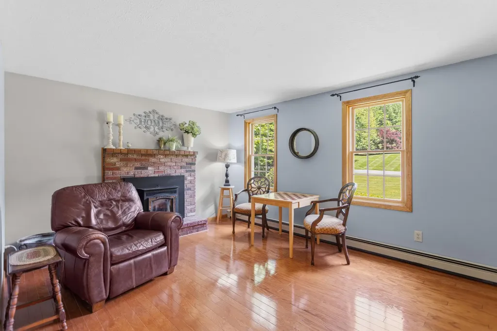 18 Paul Avenue Derry NH 03038