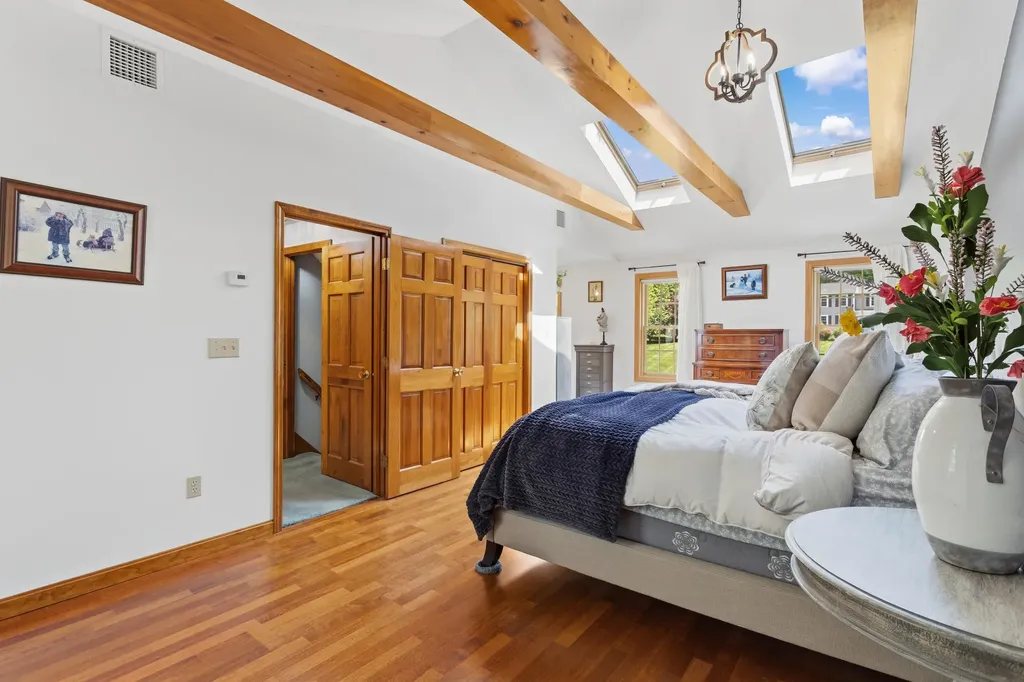 18 Paul Avenue Derry NH 03038