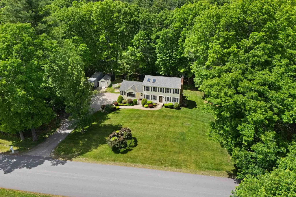 18 Paul Avenue Derry NH 03038