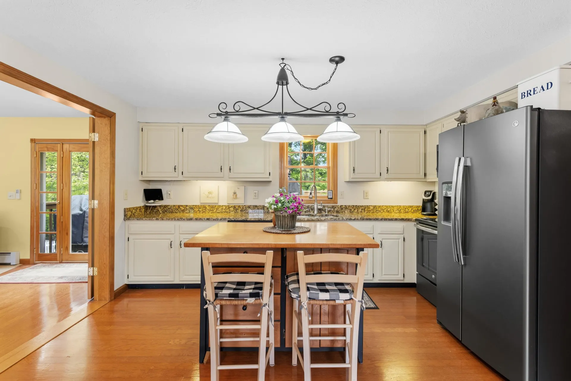 18 Paul Avenue Derry NH 03038