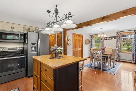 18 Paul Avenue Derry NH 03038