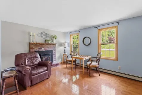 18 Paul Avenue Derry NH 03038