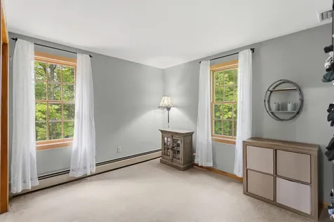 18 Paul Avenue Derry NH 03038