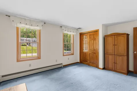 18 Paul Avenue Derry NH 03038