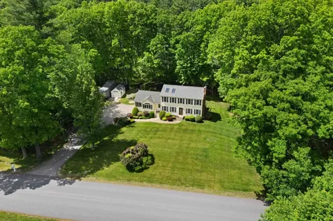 18 Paul Avenue Derry NH 03038