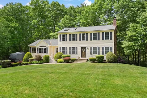 18 Paul Avenue Derry NH 03038