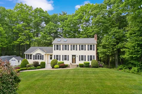 18 Paul Avenue Derry NH 03038
