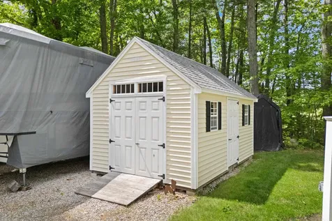 18 Paul Avenue Derry NH 03038