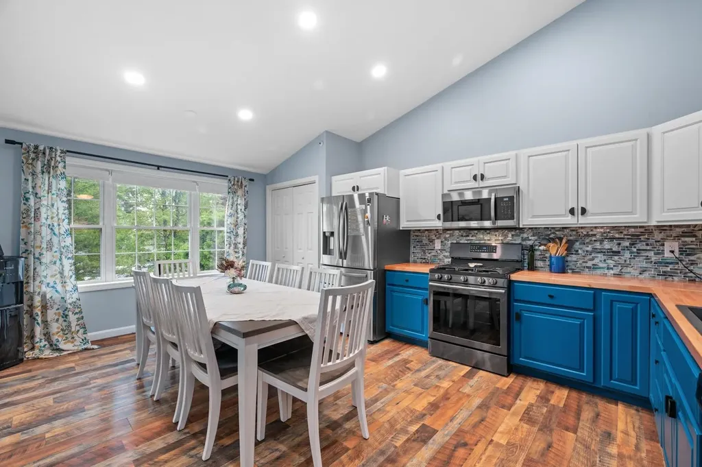 11 Nathaniel Drive Raymond NH 03077