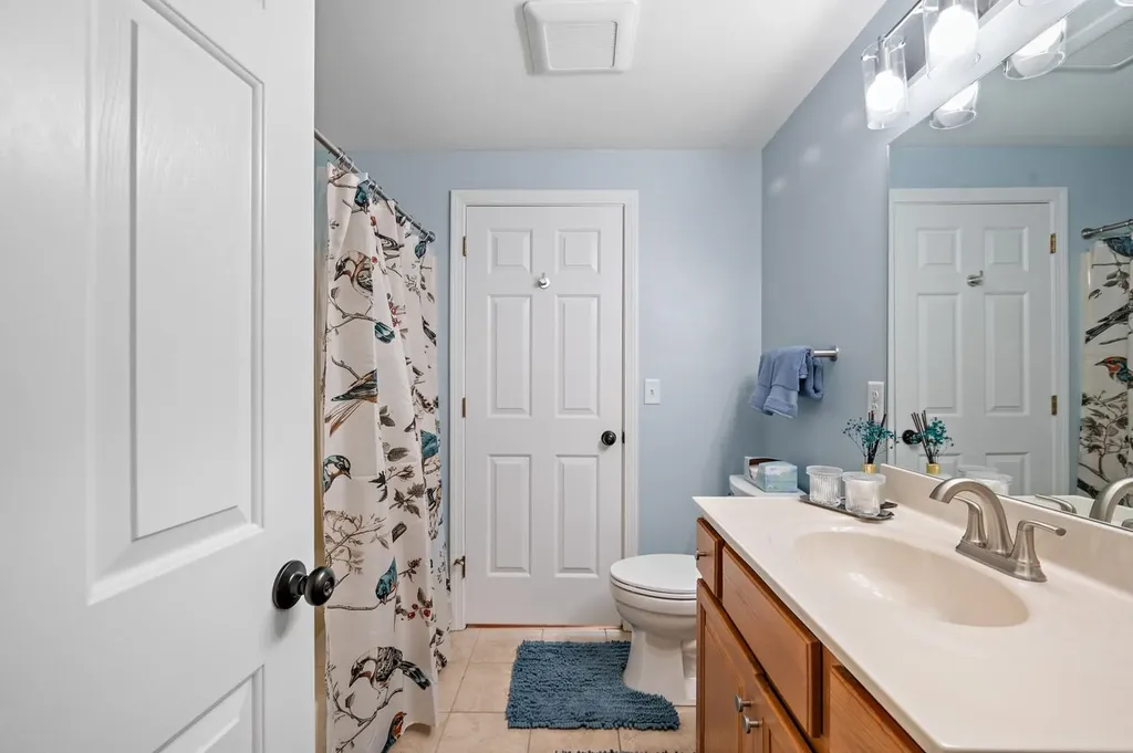 11 Nathaniel Drive Raymond NH 03077