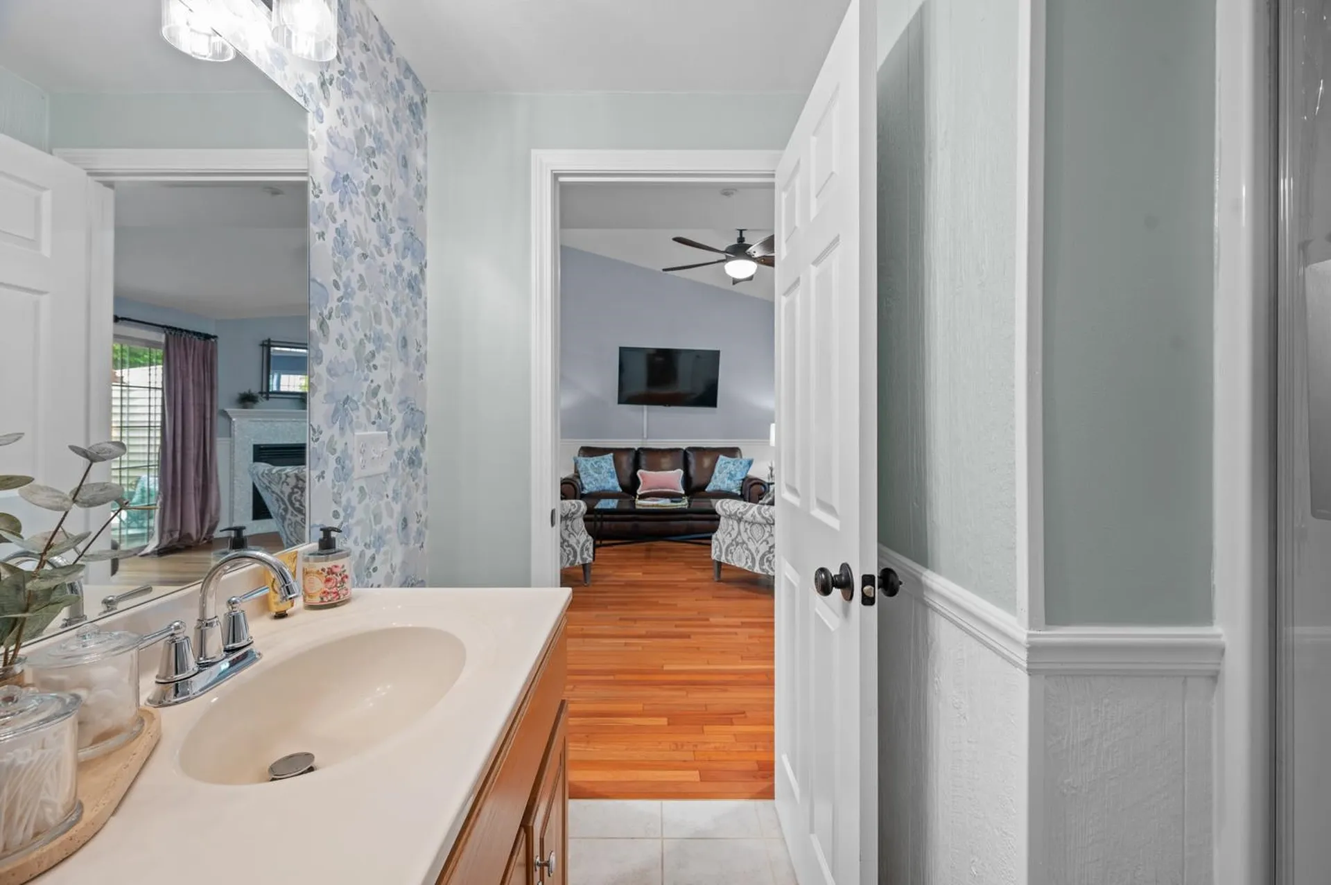 11 Nathaniel Drive Raymond NH 03077