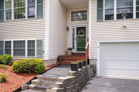 11 Nathaniel Drive Raymond NH 03077