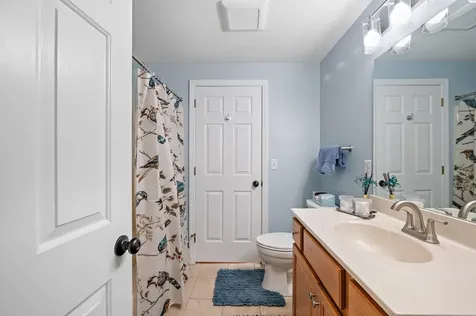 11 Nathaniel Drive Raymond NH 03077