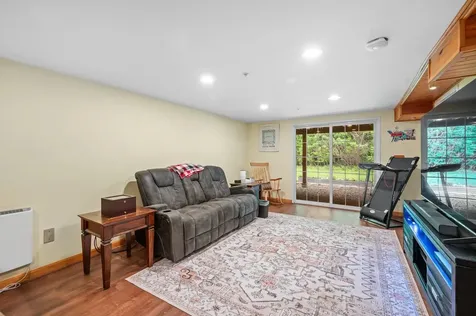 11 Nathaniel Drive Raymond NH 03077