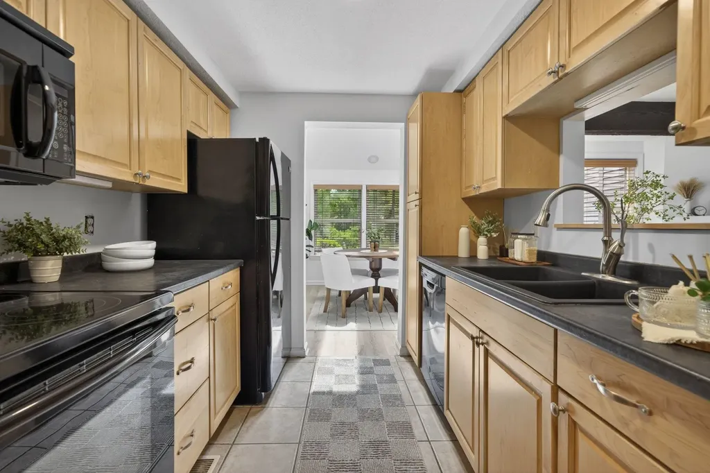 37 Stacey Circle Windham NH 03087