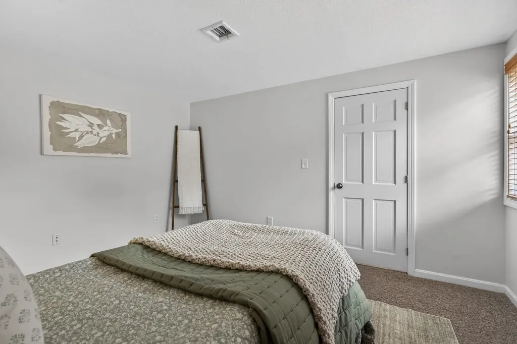 37 Stacey Circle Windham NH 03087