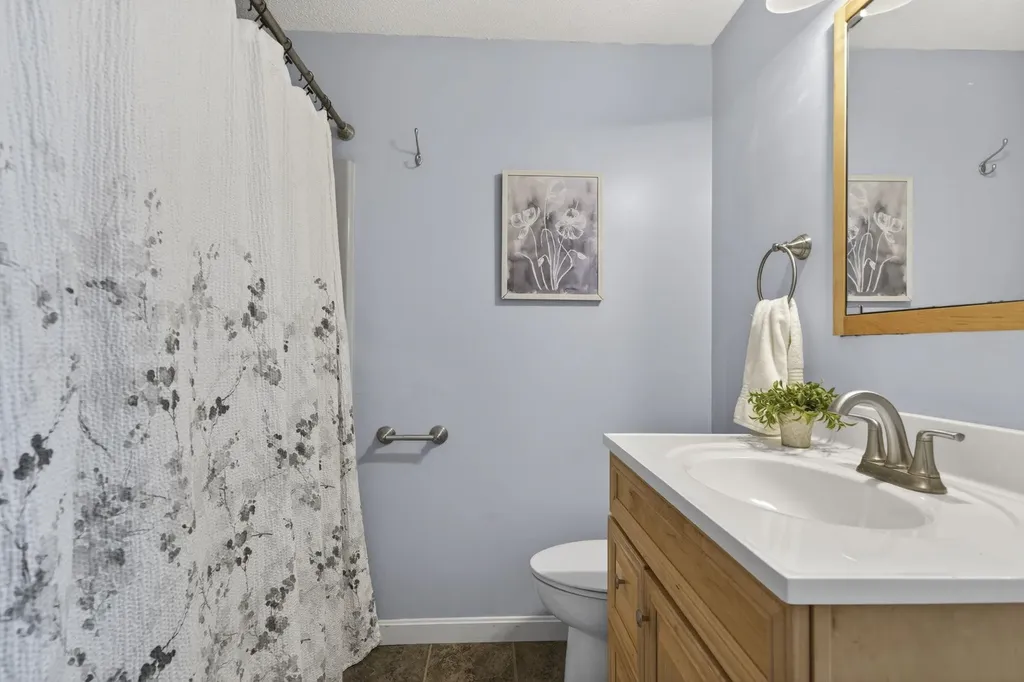 37 Stacey Circle Windham NH 03087