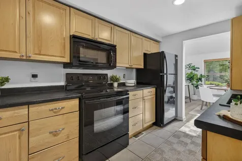 37 Stacey Circle Windham NH 03087