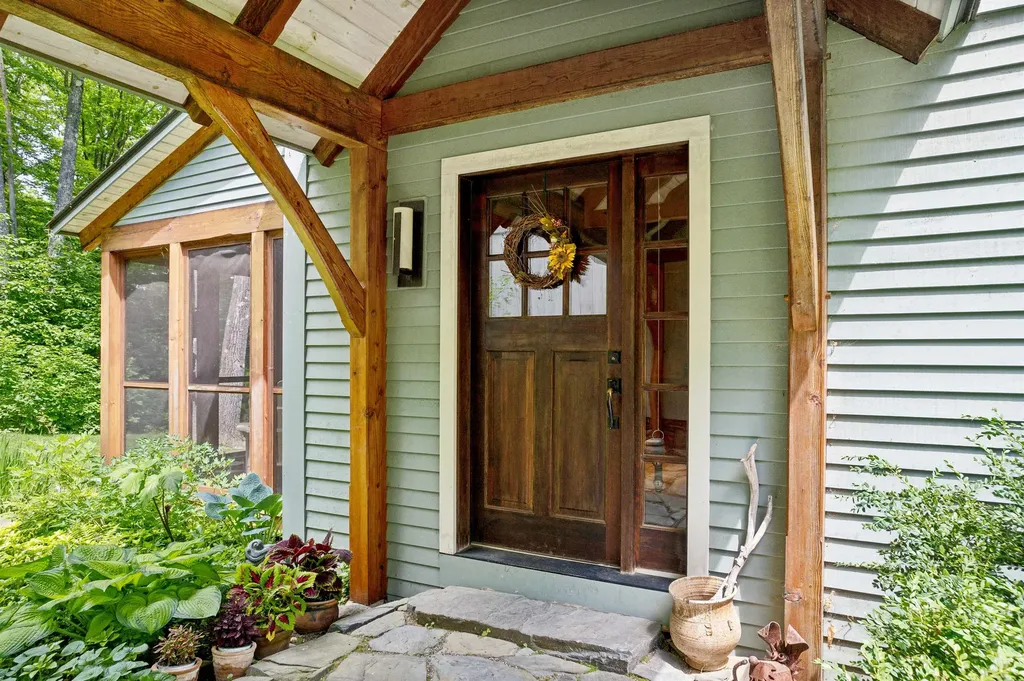 683 Reservoir Road Hartford VT 05001