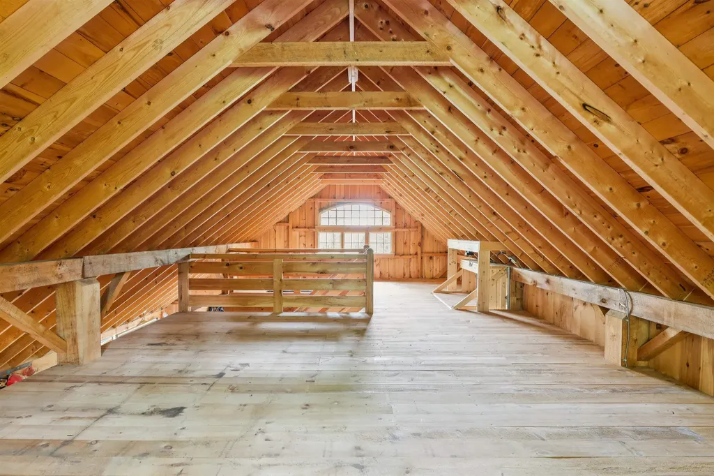 683 Reservoir Road Hartford VT 05001