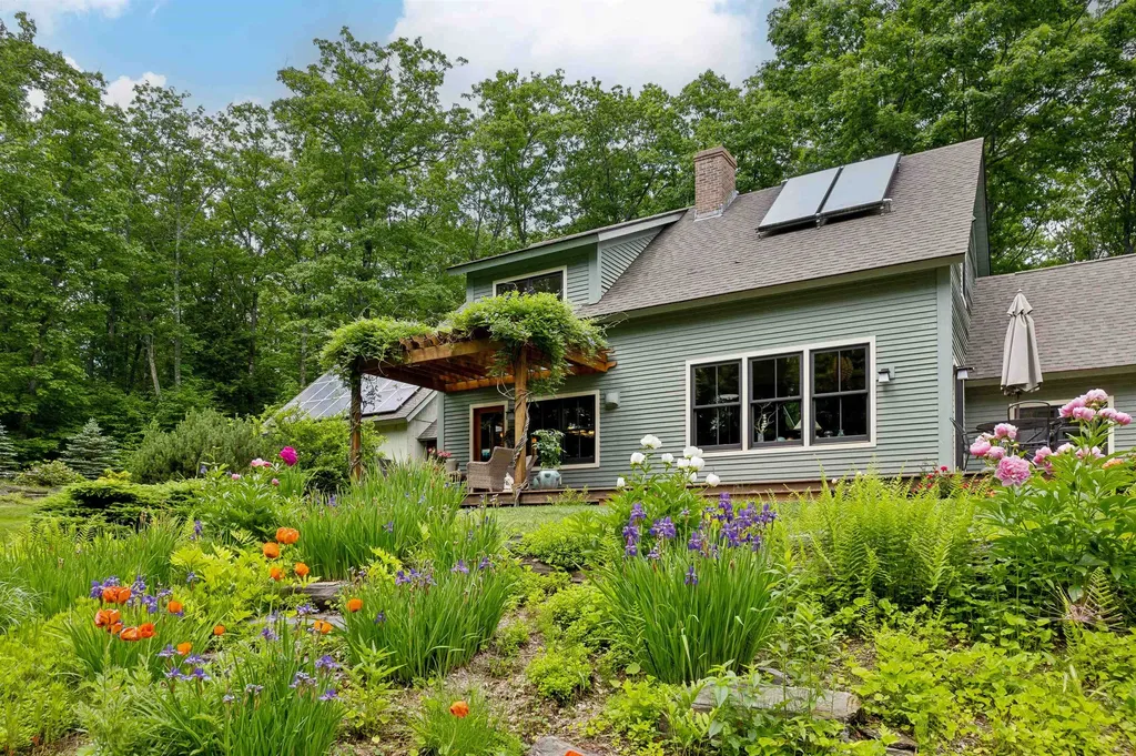 683 Reservoir Road Hartford VT 05001