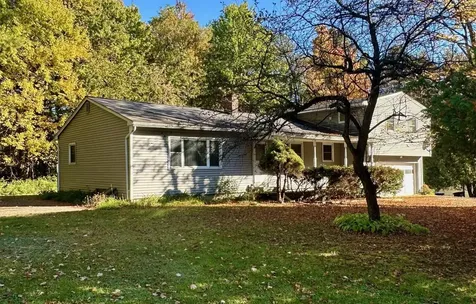 22 Lawrence Heights Jericho VT 05465