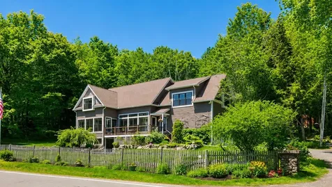 9 Ice House Road New London NH 03257