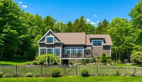 9 Ice House Road New London NH 03257